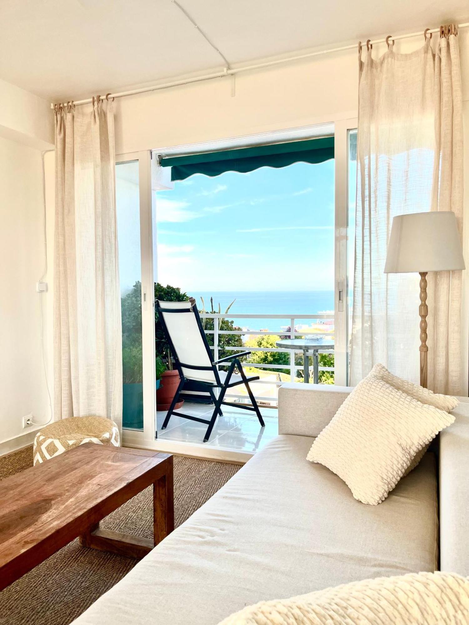 Light-Filled Apartment With Sea Views Torremolinos Exterior photo