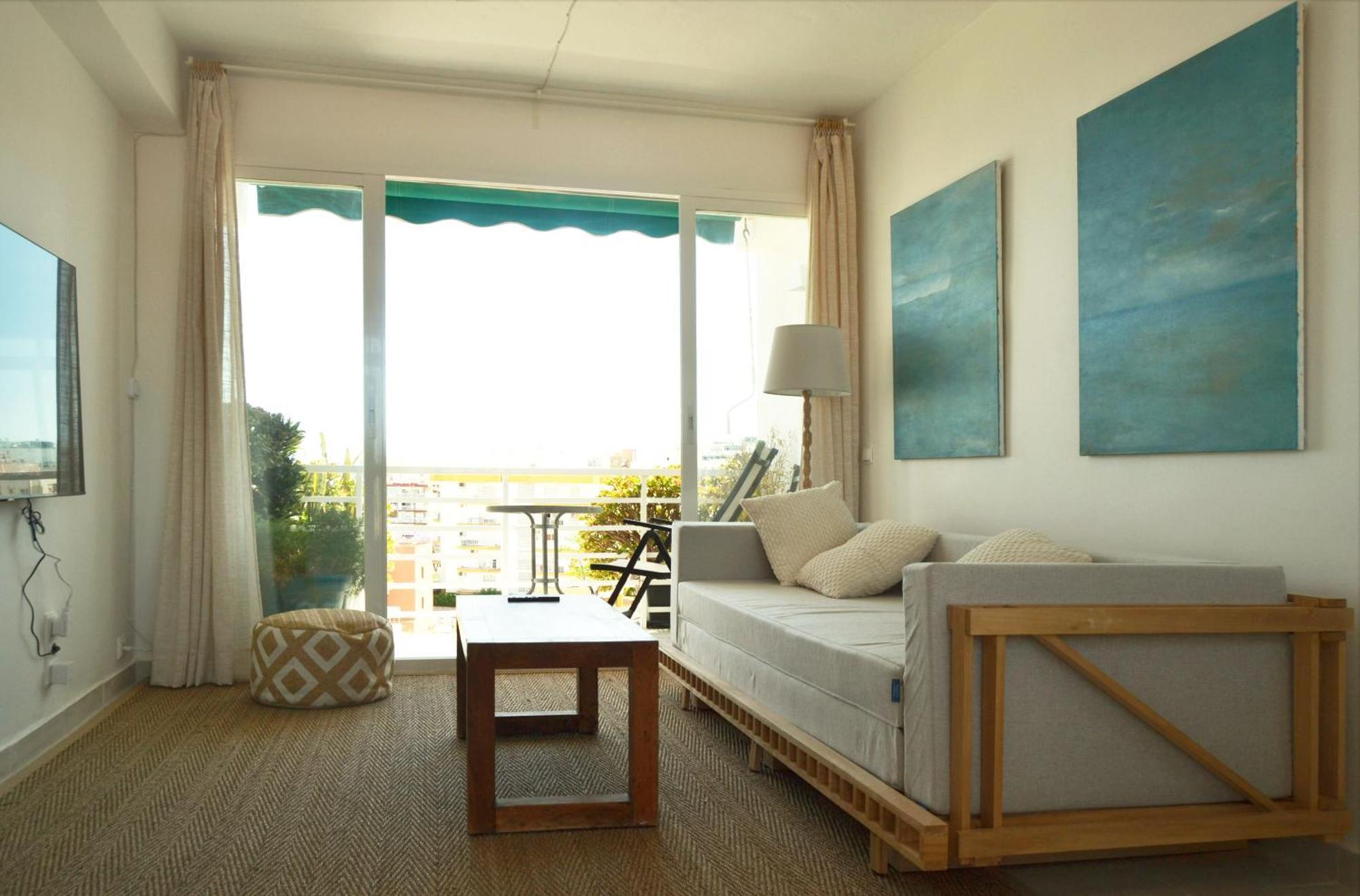 Light-Filled Apartment With Sea Views Torremolinos Exterior photo