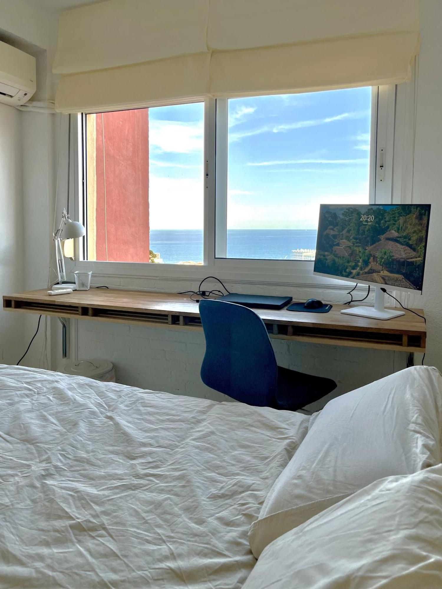 Light-Filled Apartment With Sea Views Torremolinos Exterior photo